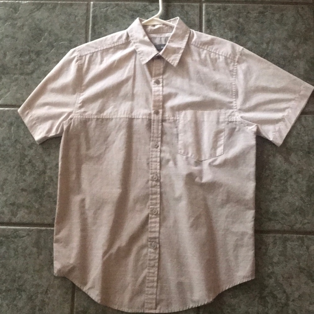 Short sleeve button up